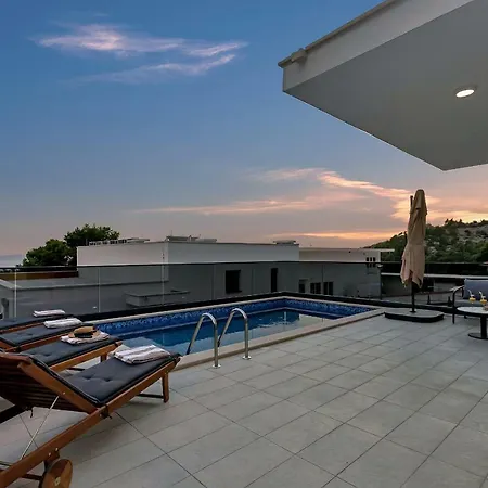 Mendula Villa