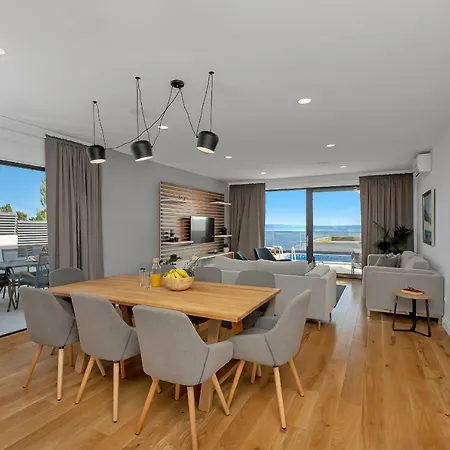 Willa Mendula Makarska