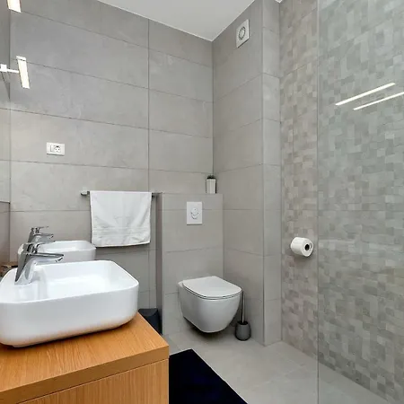 Mendula * Макарска